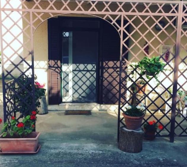 莱切M&R House别墅 外观 照片